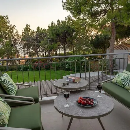 Seashell Luxury Apartment Lixouri