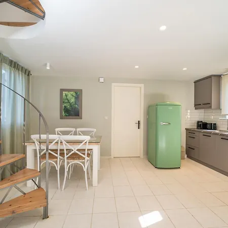 Seashell Luxury Apartment